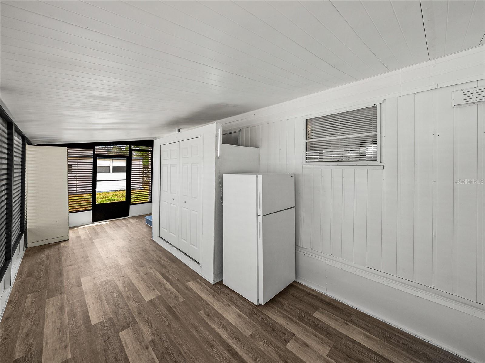 TB8378550 Property Photo