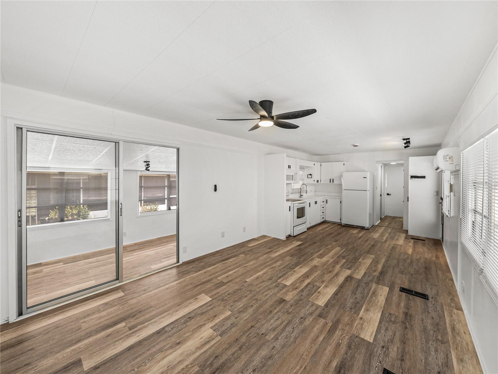 TB8378550 Property Photo