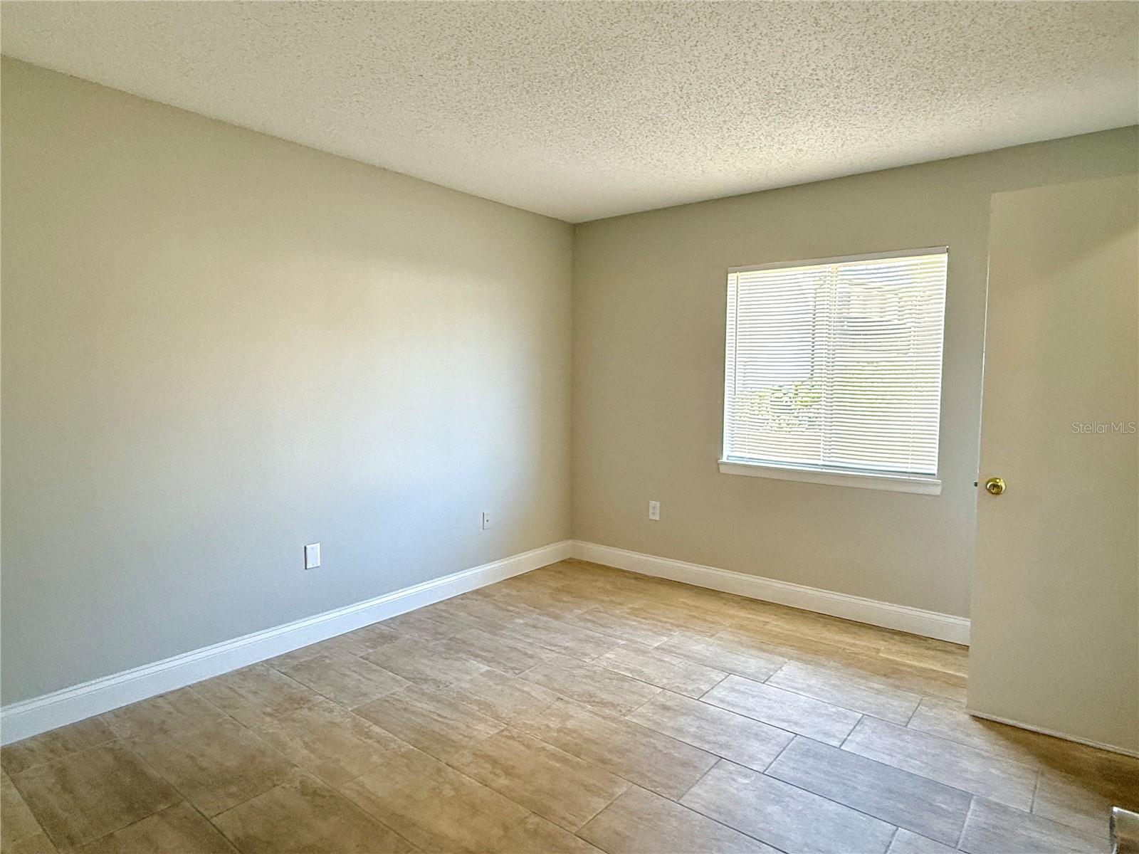 4405 S SEMORAN BLVD #4, ORLANDO, FL, 32822