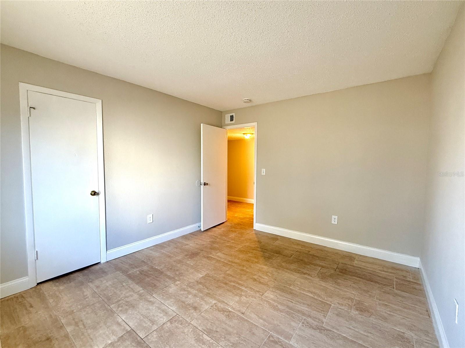 4405 S SEMORAN BLVD #4, ORLANDO, FL, 32822