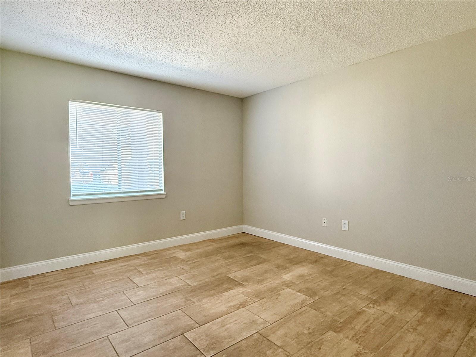 4405 S SEMORAN BLVD #4, ORLANDO, FL, 32822