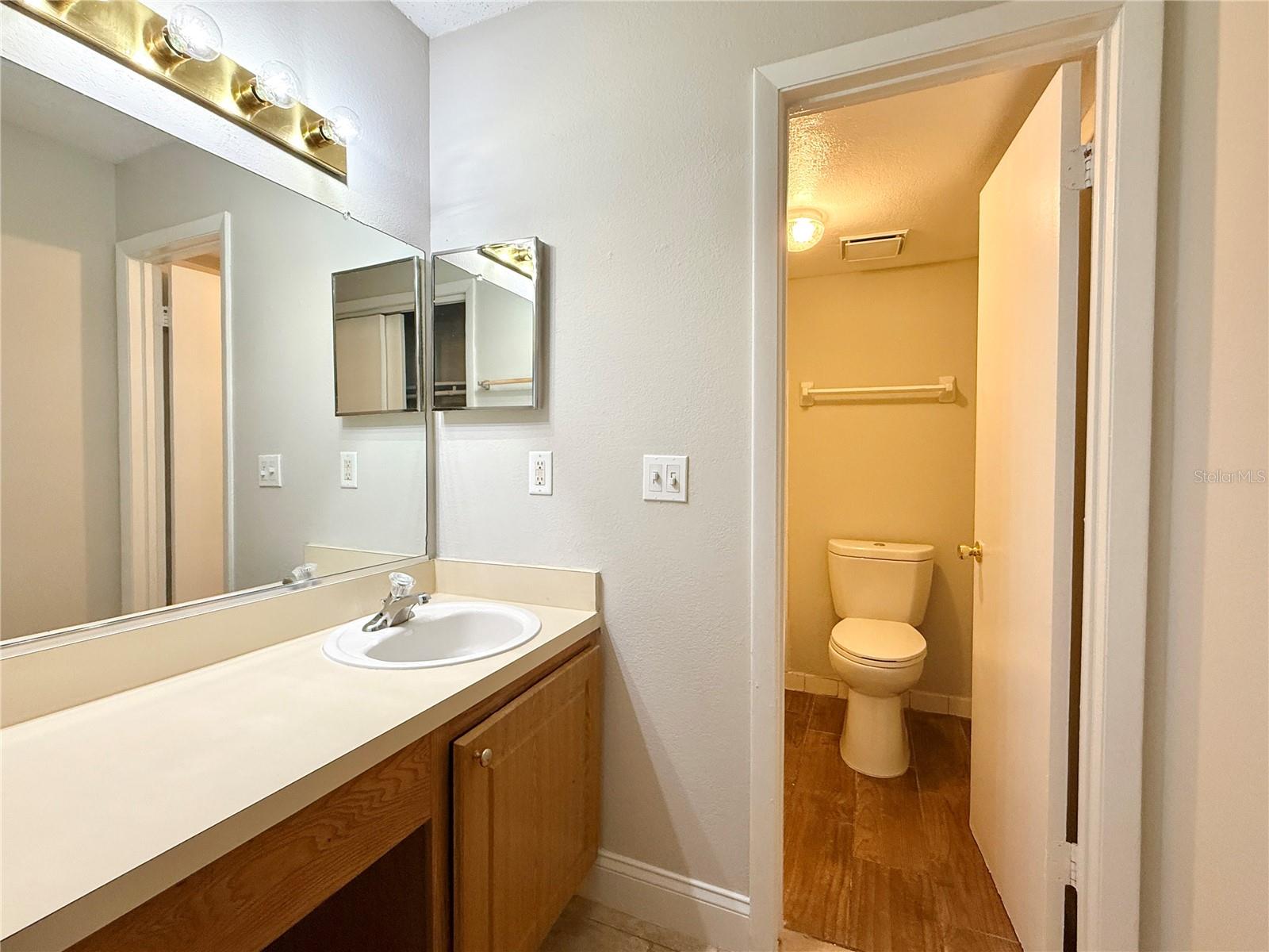 4405 S SEMORAN BLVD #4, ORLANDO, FL, 32822