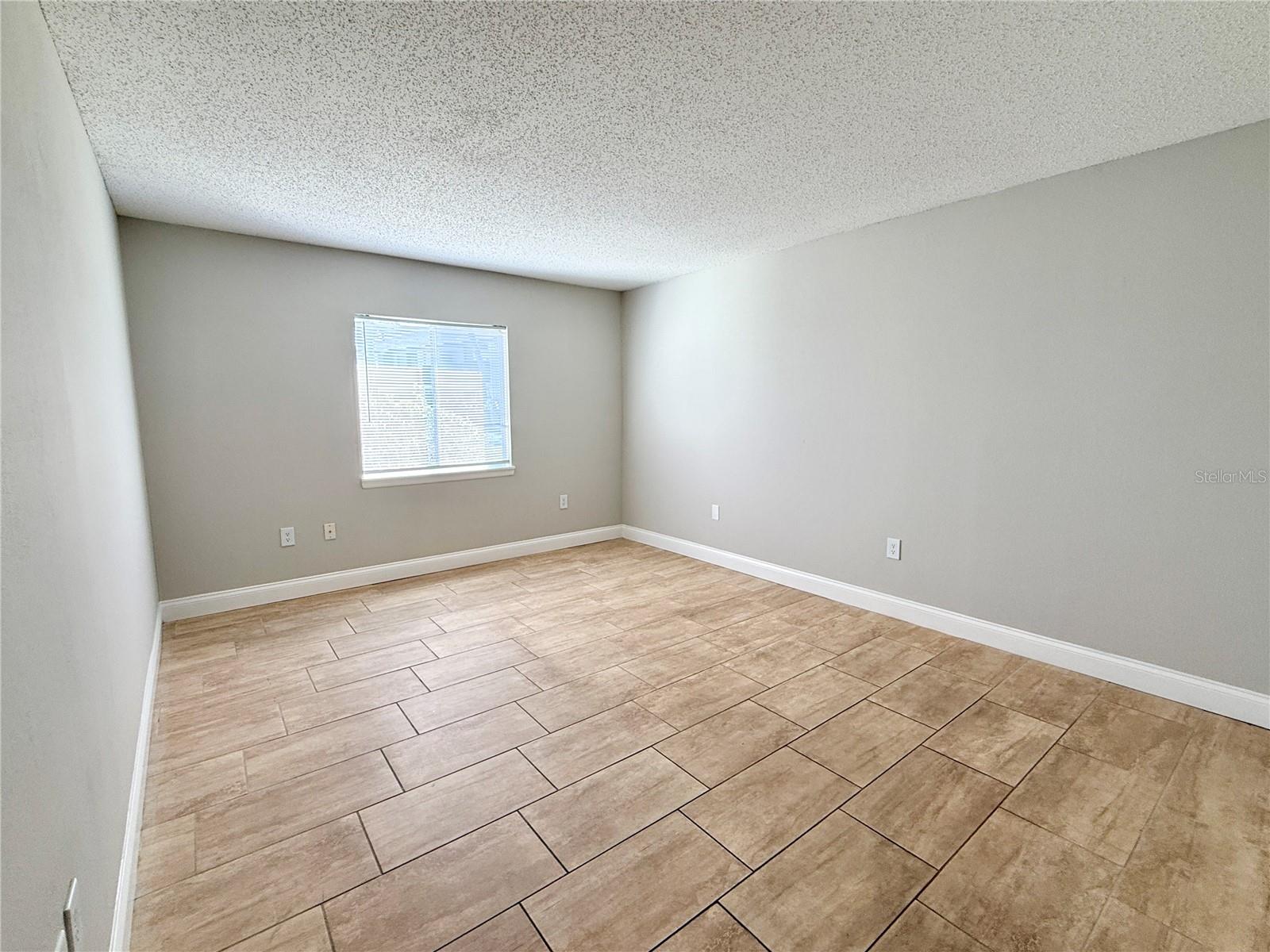 4405 S SEMORAN BLVD #4, ORLANDO, FL, 32822