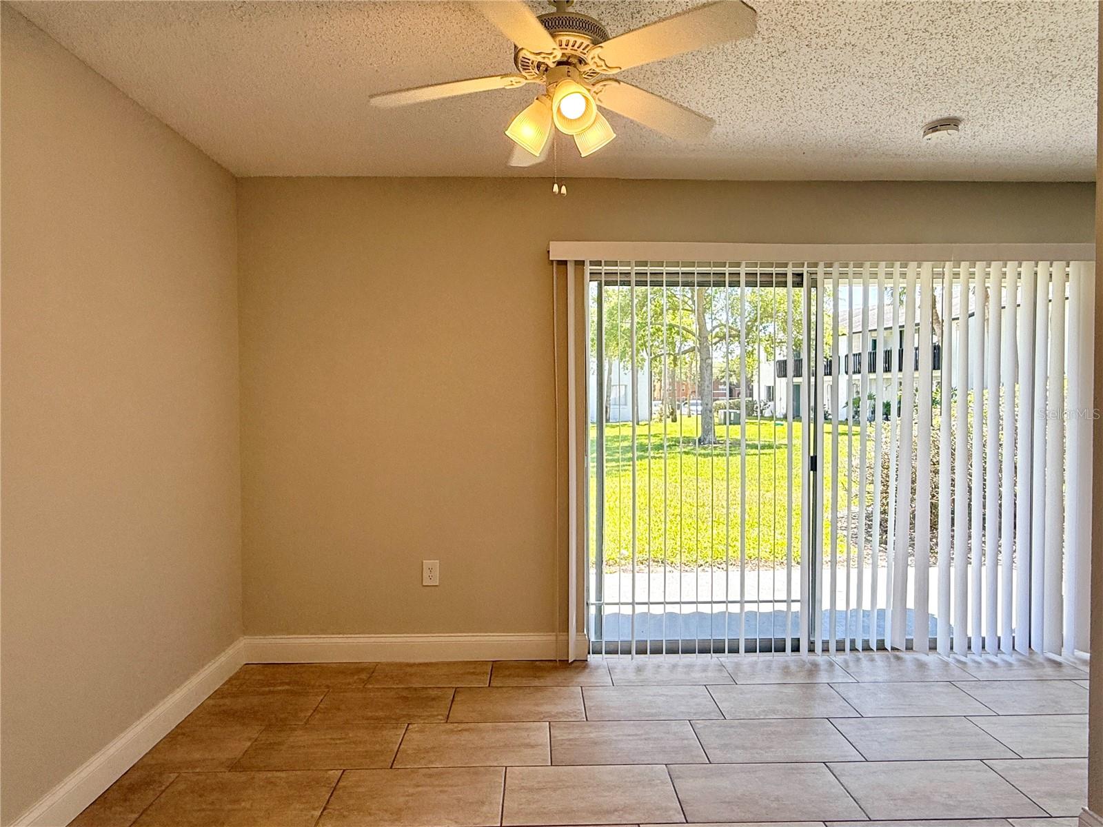 4405 S SEMORAN BLVD #4, ORLANDO, FL, 32822