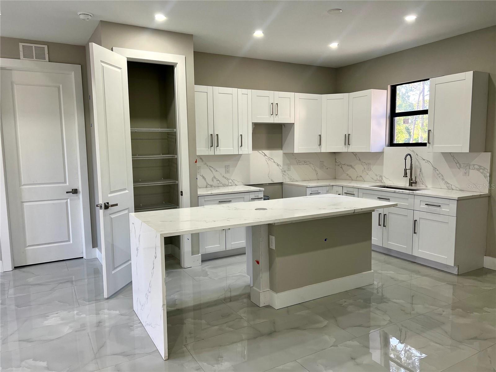 902 MILWAUKEE BLVD, LEHIGH ACRES, FL, 33974