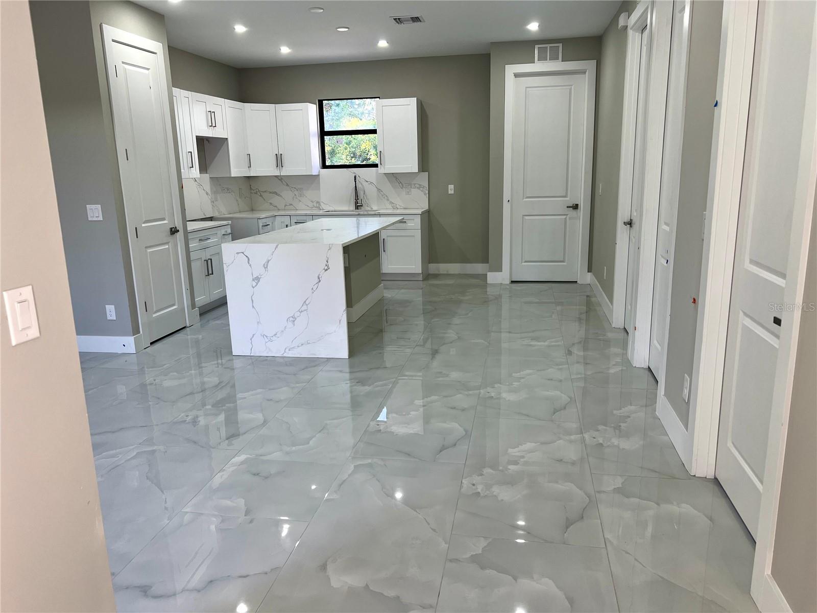 902 MILWAUKEE BLVD, LEHIGH ACRES, FL, 33974