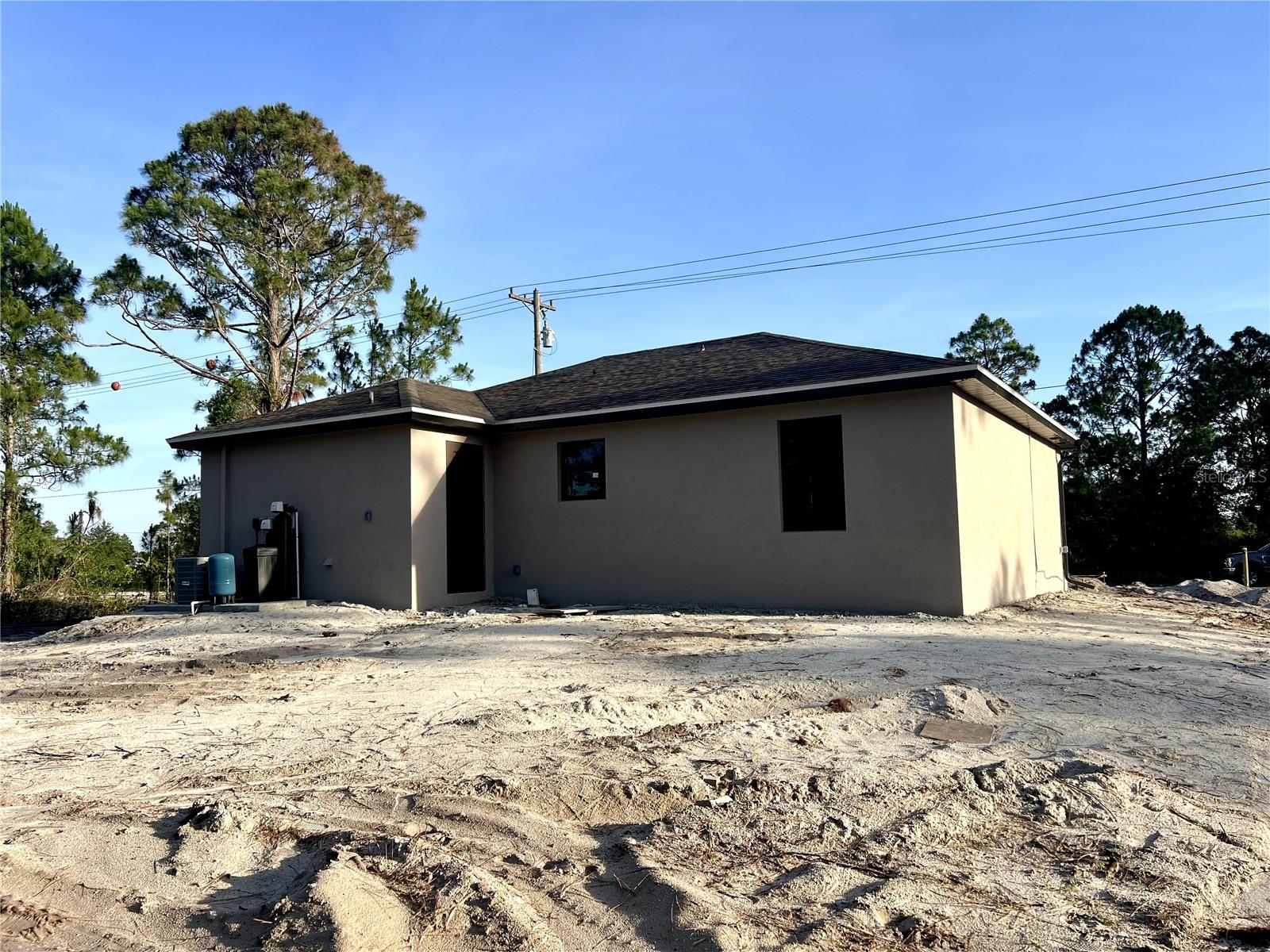 902 MILWAUKEE BLVD, LEHIGH ACRES, FL, 33974