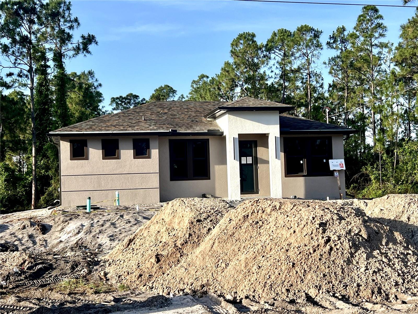 902 MILWAUKEE BLVD, LEHIGH ACRES, FL, 33974