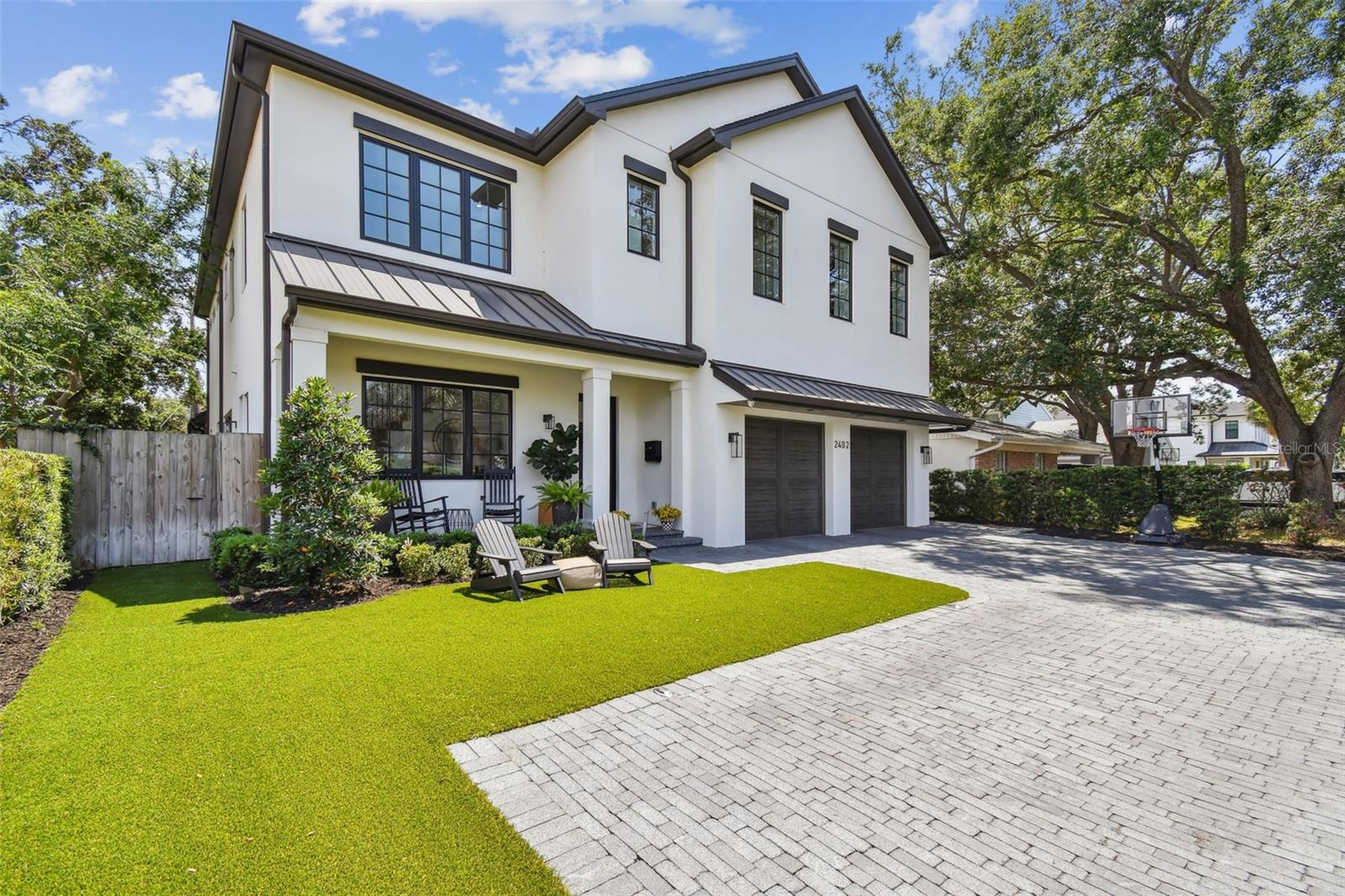 2402 W PARKLAND BLVD, TAMPA, FL, 33609