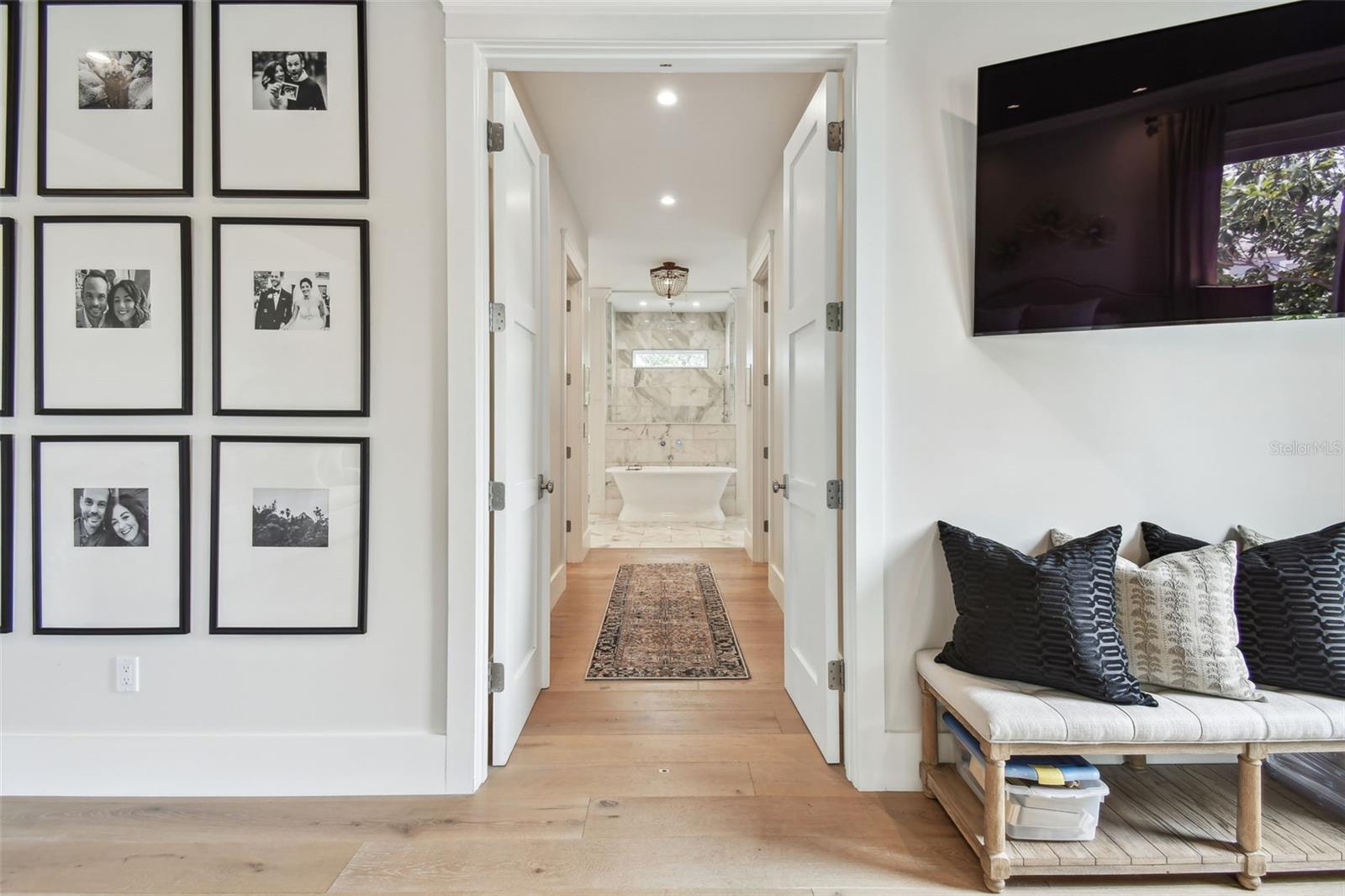 2402 W PARKLAND BLVD, TAMPA, FL, 33609