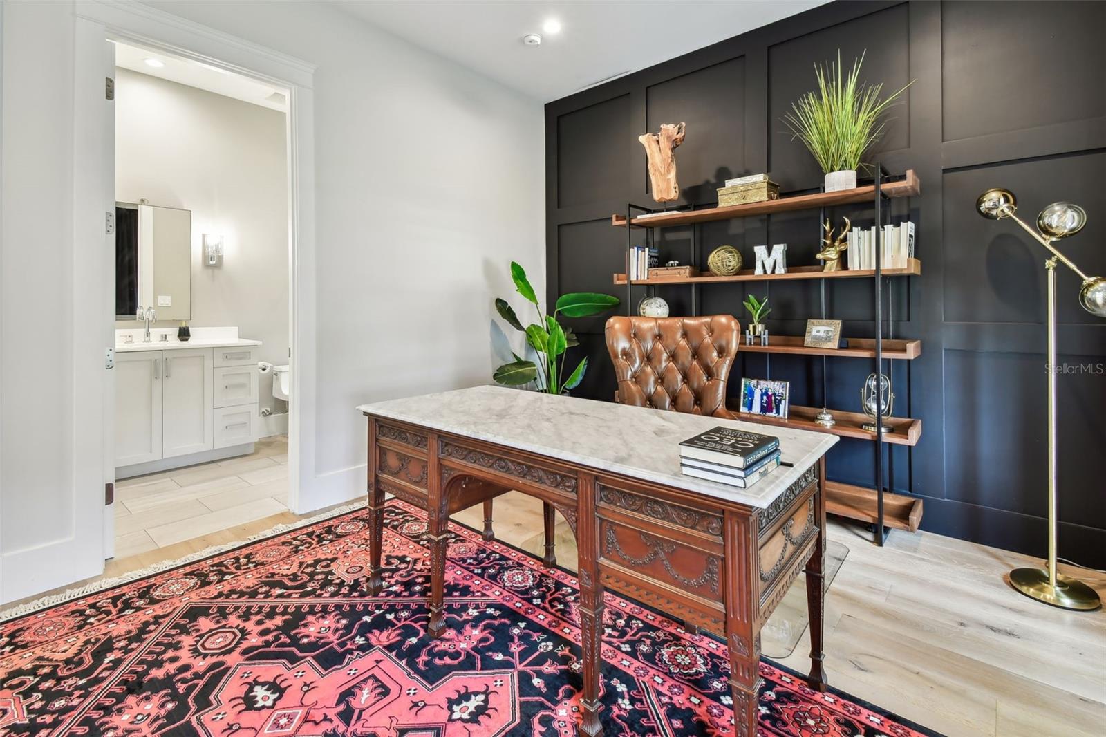 2402 W PARKLAND BLVD, TAMPA, FL, 33609