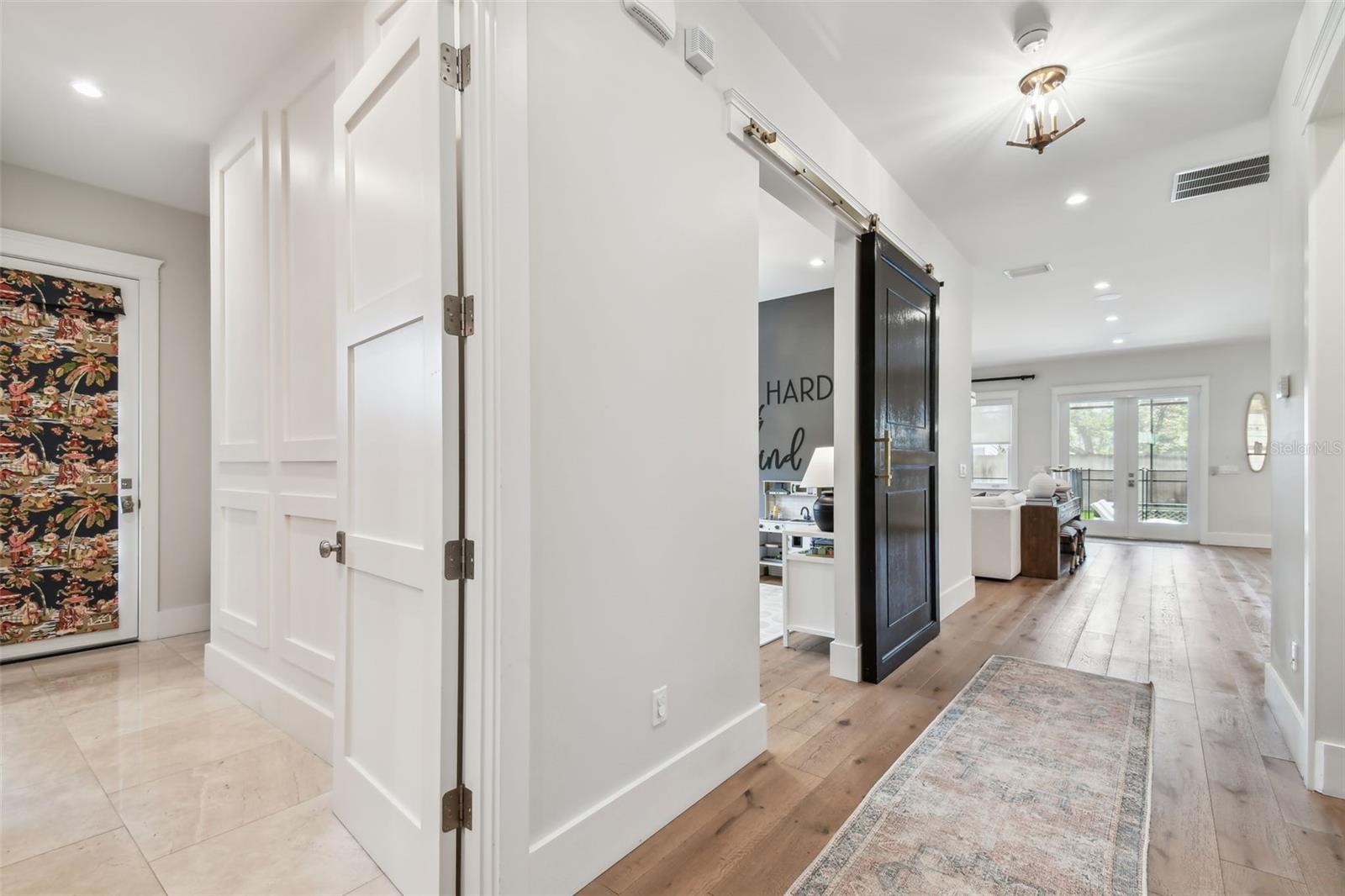 2402 W PARKLAND BLVD, TAMPA, FL, 33609