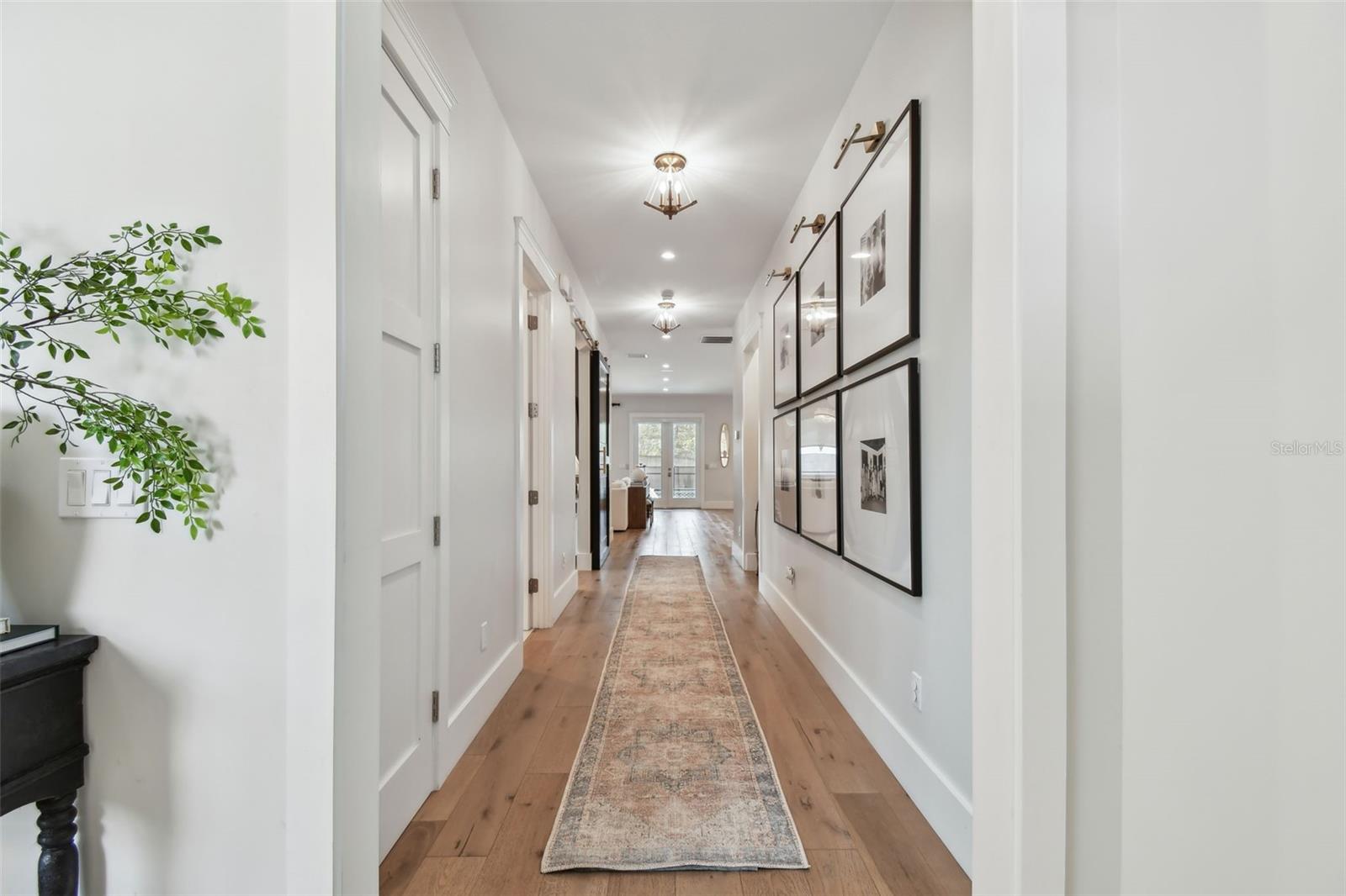 2402 W PARKLAND BLVD, TAMPA, FL, 33609