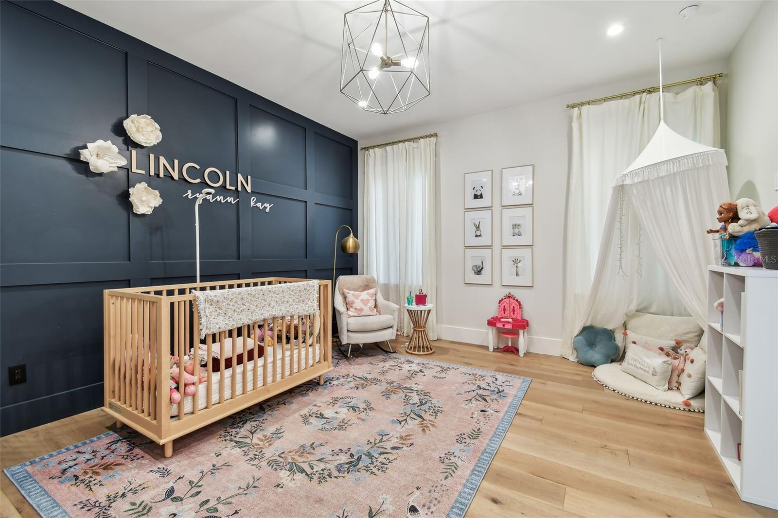 2402 W PARKLAND BLVD, TAMPA, FL, 33609