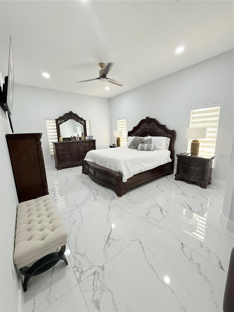 3410 MORAN RD, TAMPA, FL, 33618