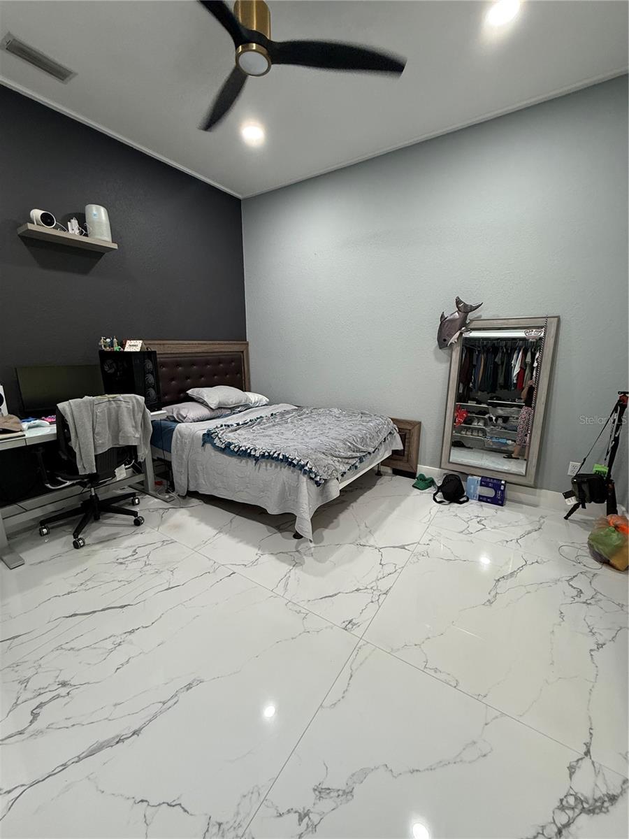 3410 MORAN RD, TAMPA, FL, 33618