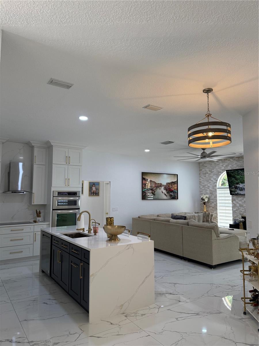 3410 MORAN RD, TAMPA, FL, 33618