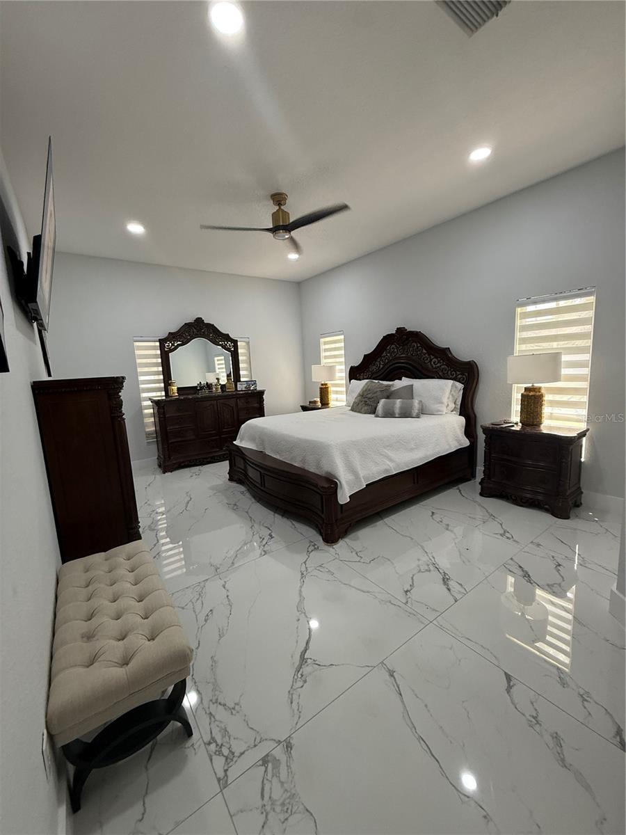 3410 MORAN RD, TAMPA, FL, 33618