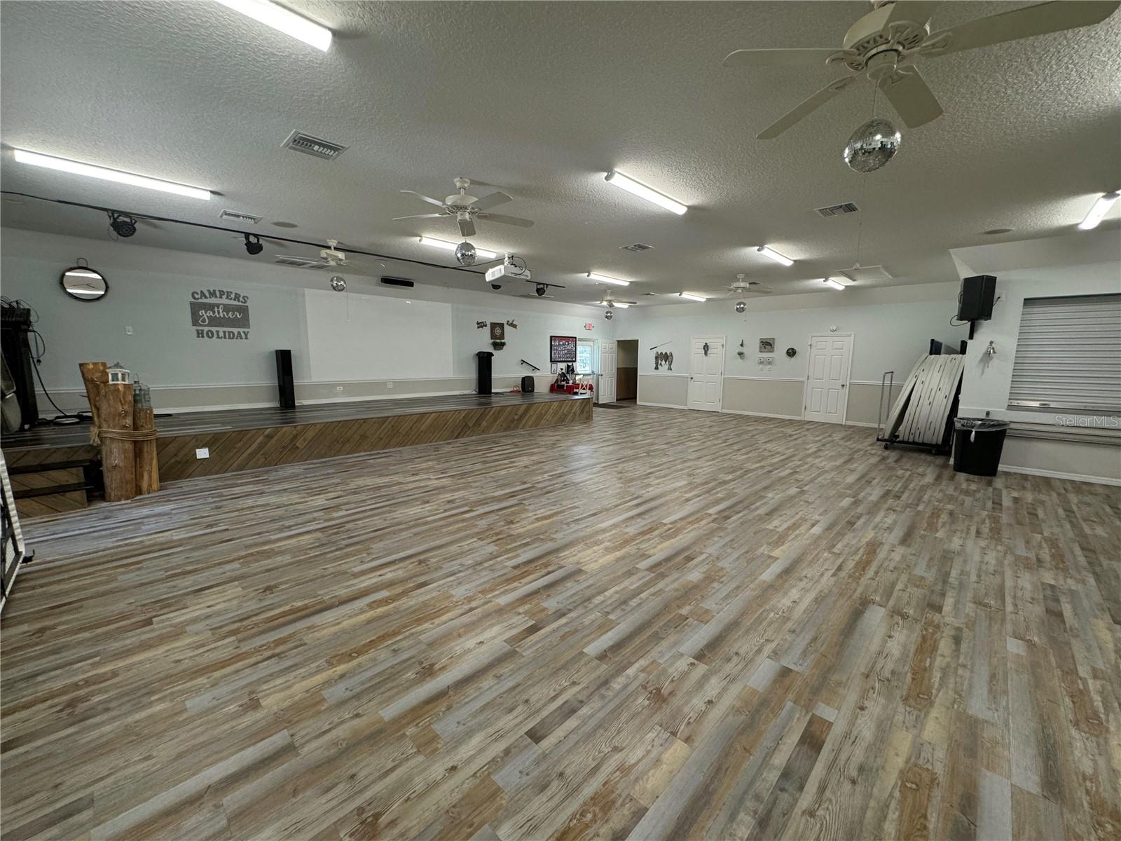 TB8378635 Property Photo