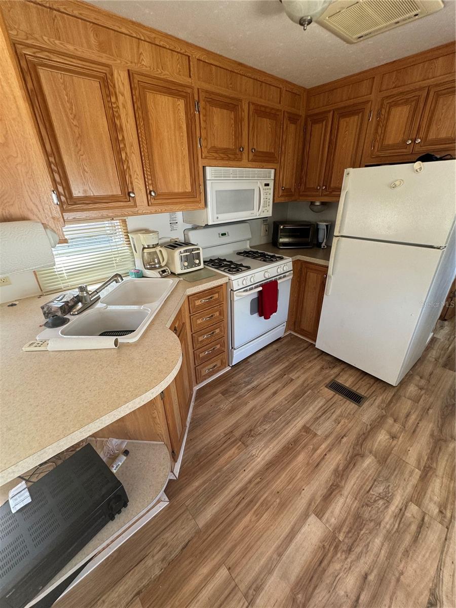 TB8378635 Property Photo