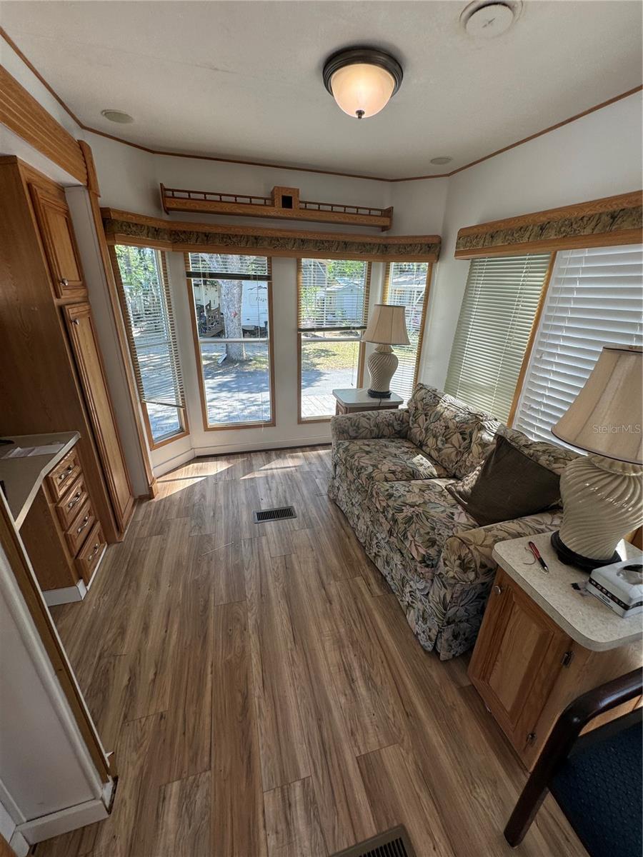 TB8378635 Property Photo