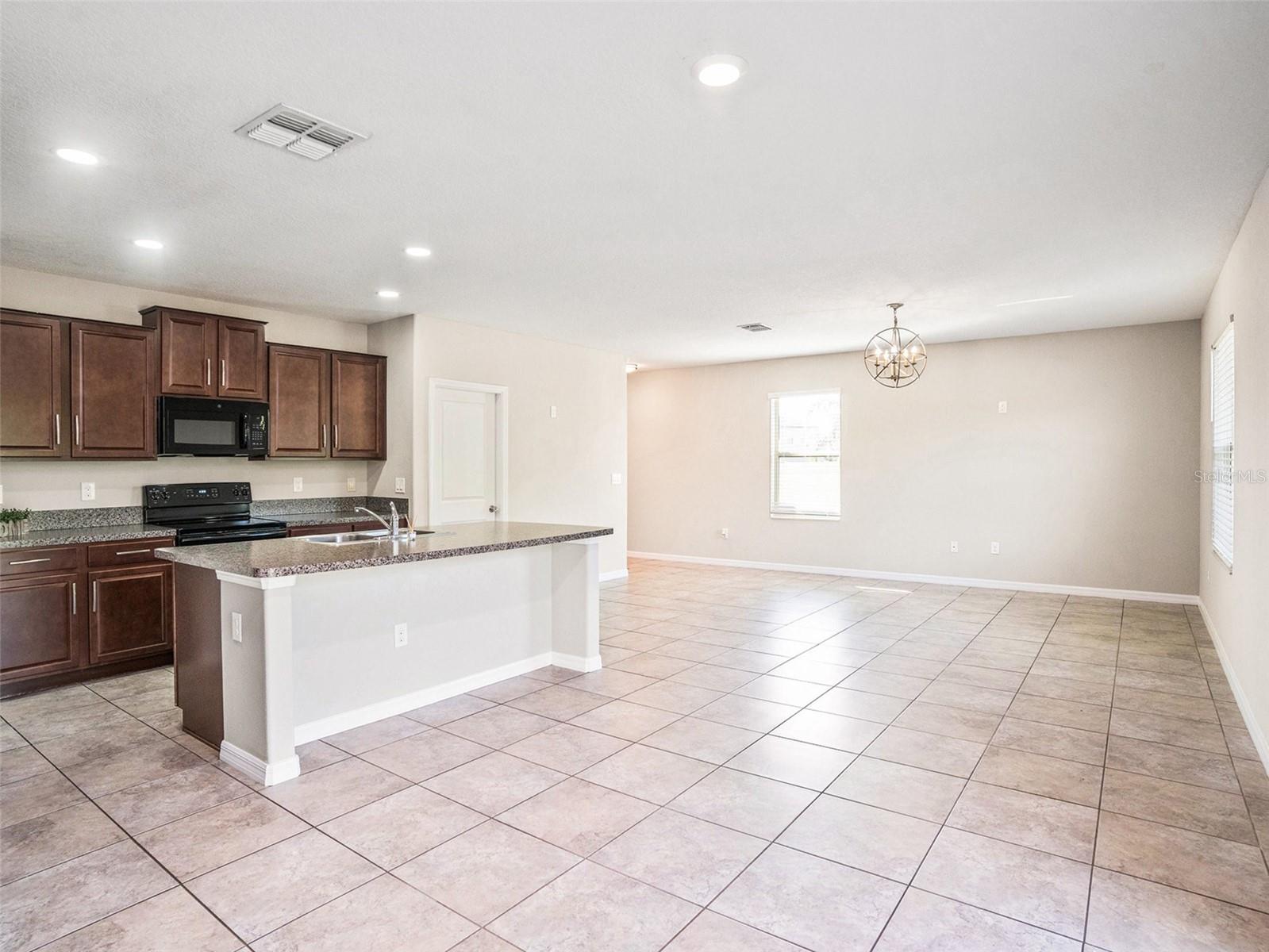 15306 BROAD BRUSH DR, SUN CITY CENTER, FL, 33573