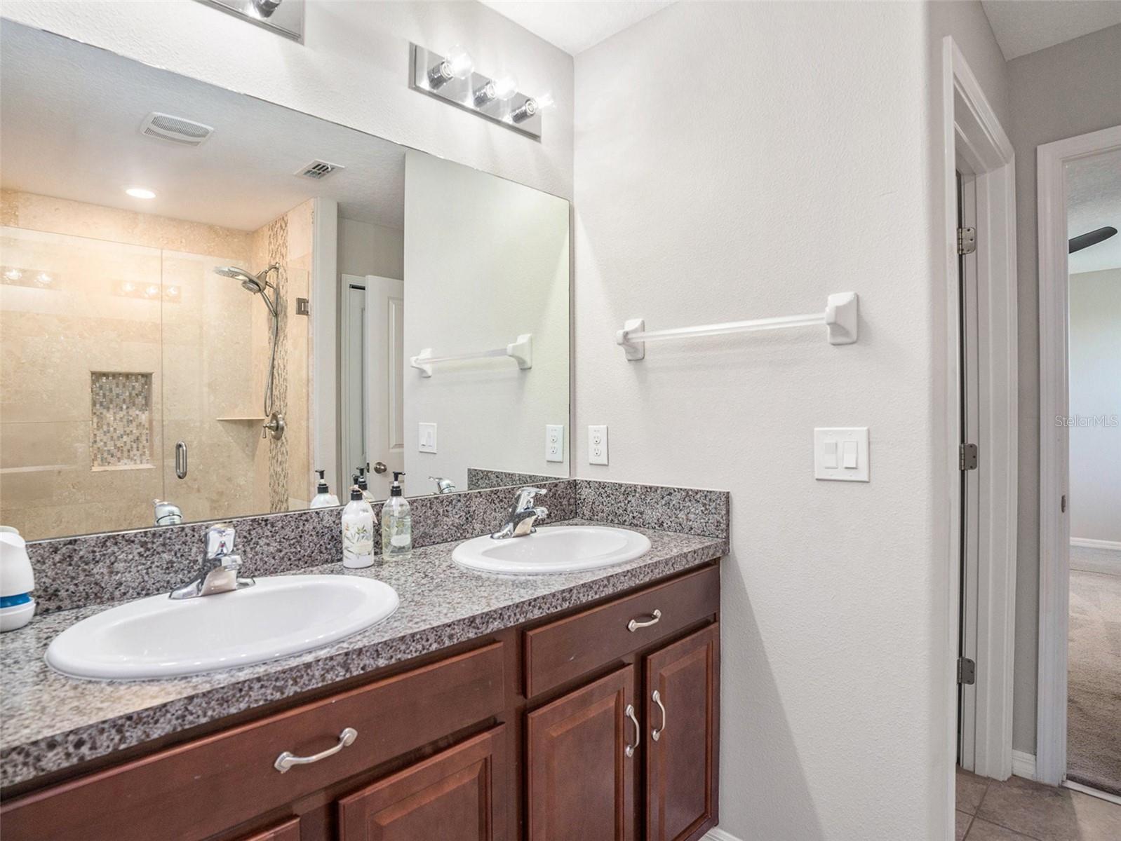 15306 BROAD BRUSH DR, SUN CITY CENTER, FL, 33573