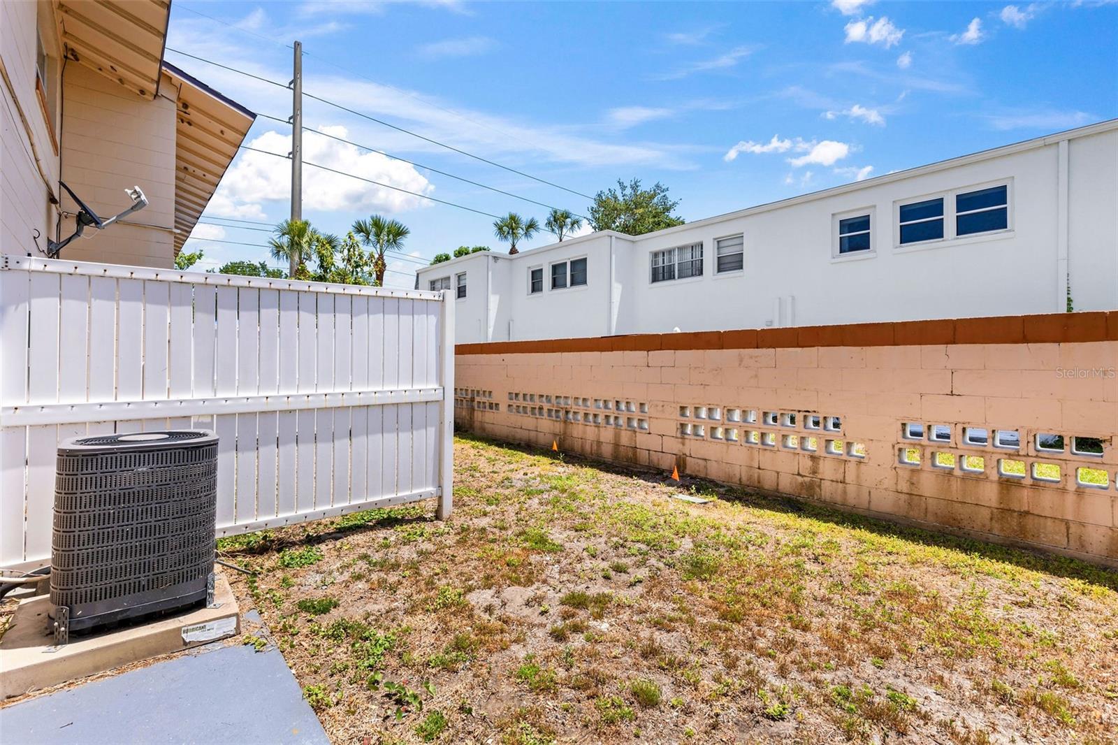 1600 S PALMETTO AVE #105, SOUTH DAYTONA, FL, 32119