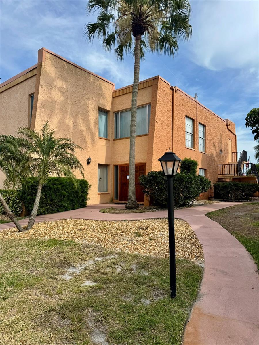 225 COUNTRY CLUB DR #A207, LARGO, FL, 33771