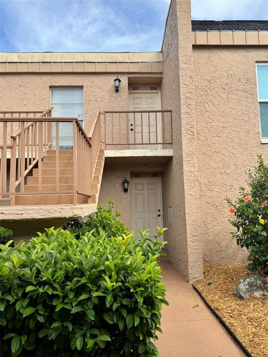 225 COUNTRY CLUB DR #A207, LARGO, FL, 33771