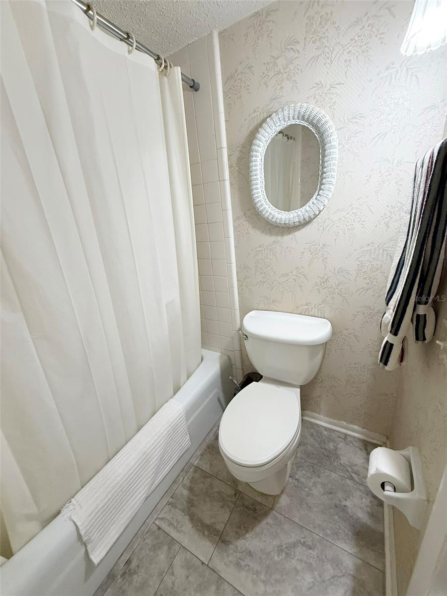 225 COUNTRY CLUB DR #A207, LARGO, FL, 33771