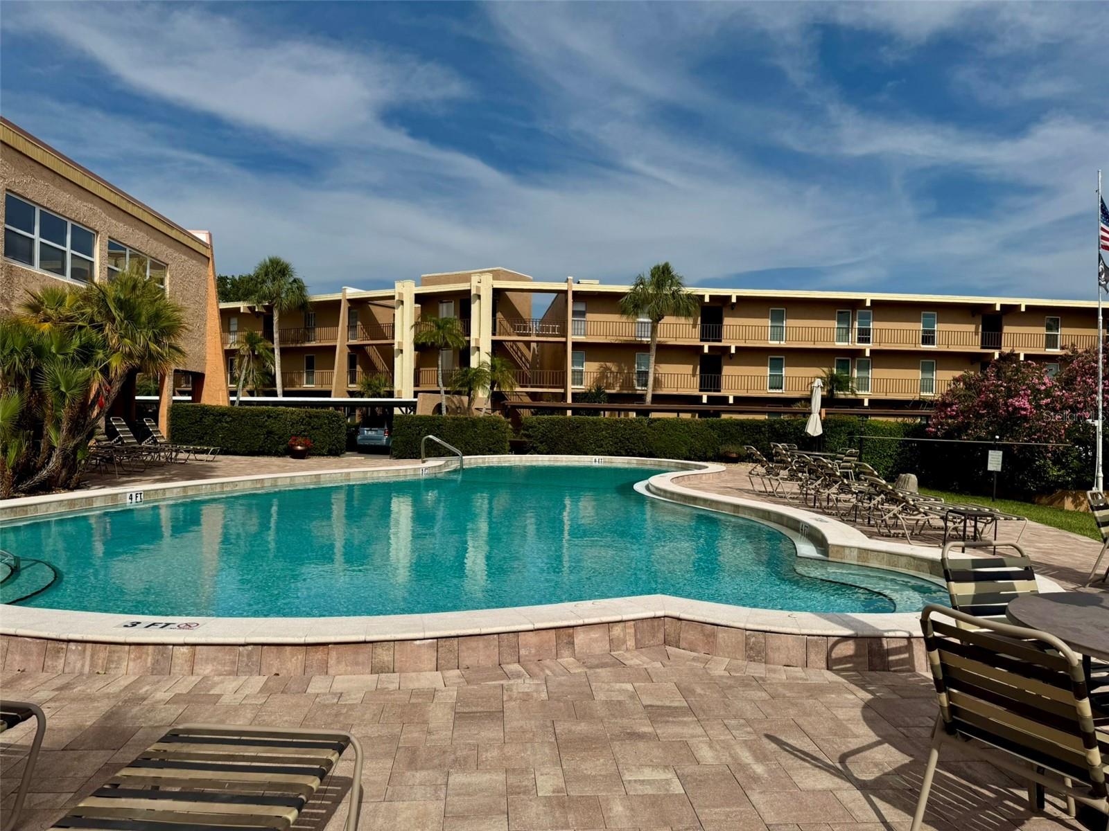 225 COUNTRY CLUB DR #A207, LARGO, FL, 33771