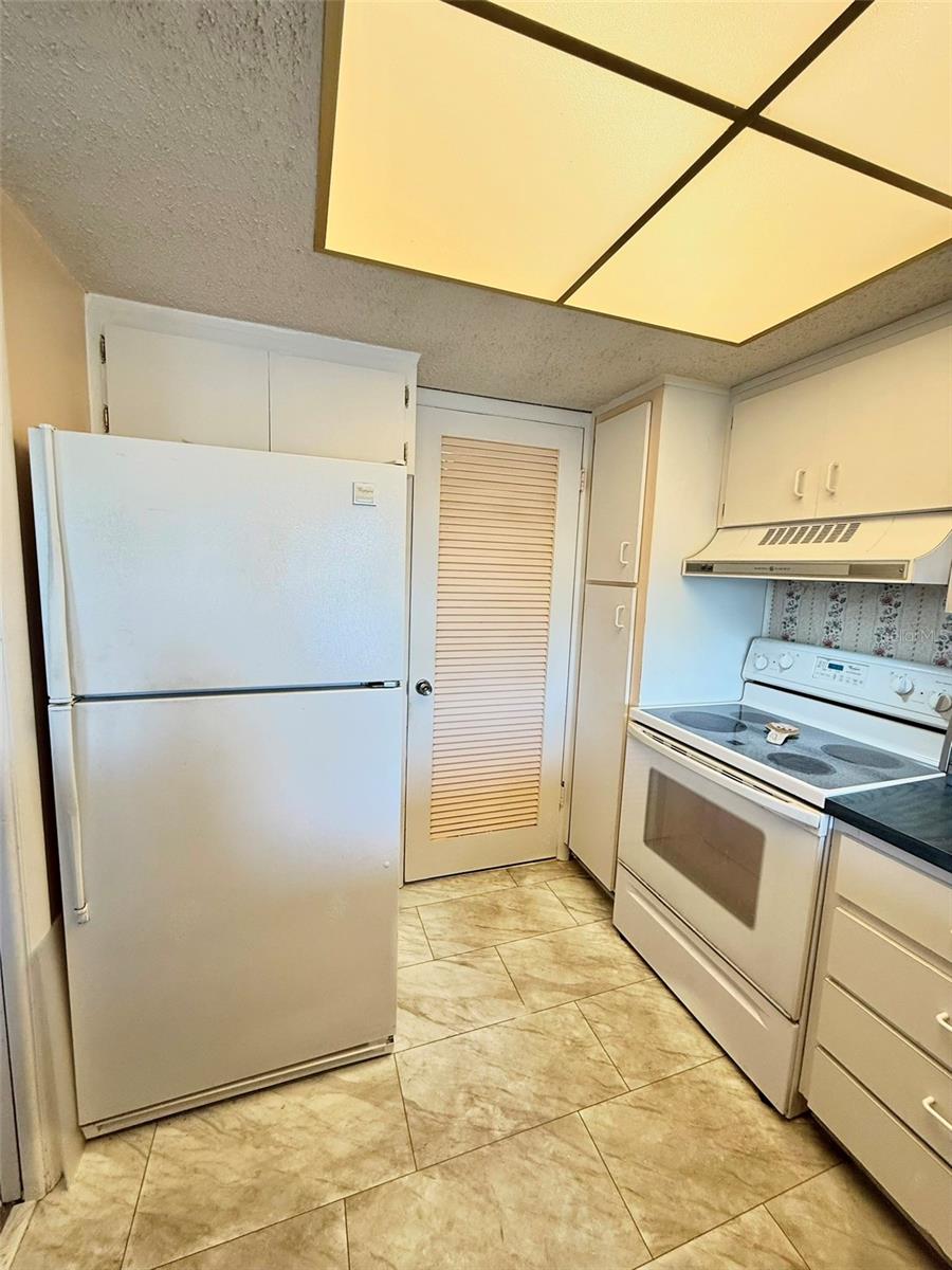 225 COUNTRY CLUB DR #A207, LARGO, FL, 33771