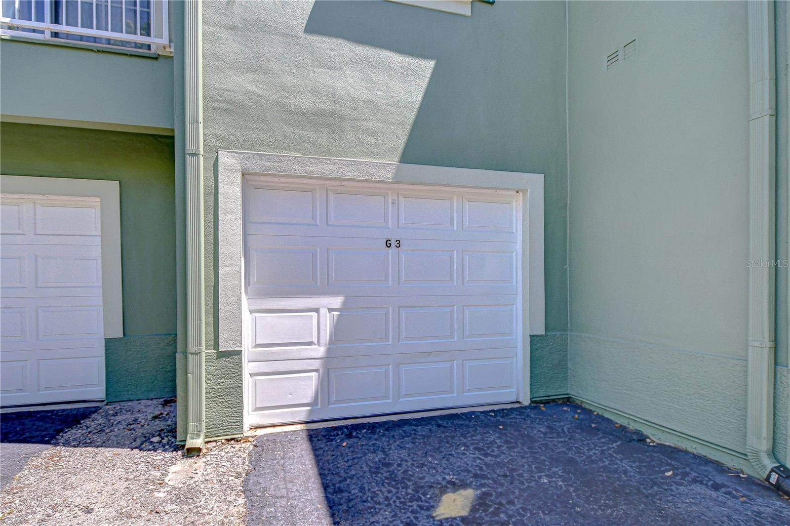 Deeded Garage close up shot