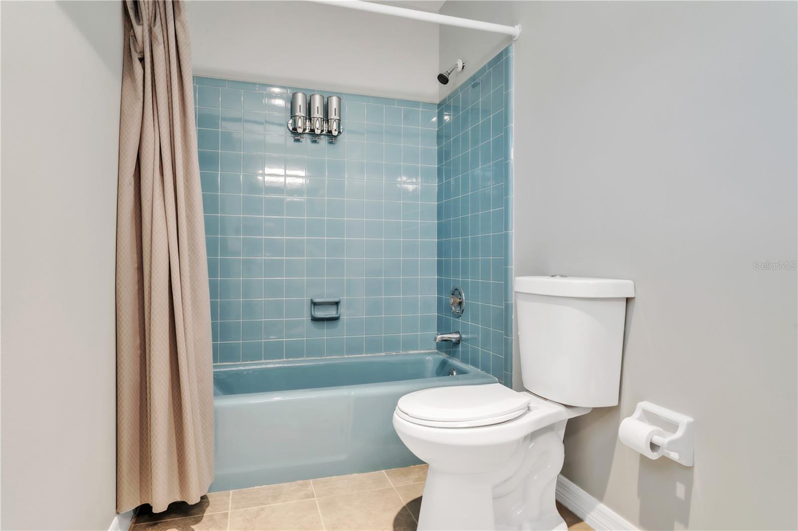 2705 20TH AVENUE DR W, BRADENTON, FL, 34205