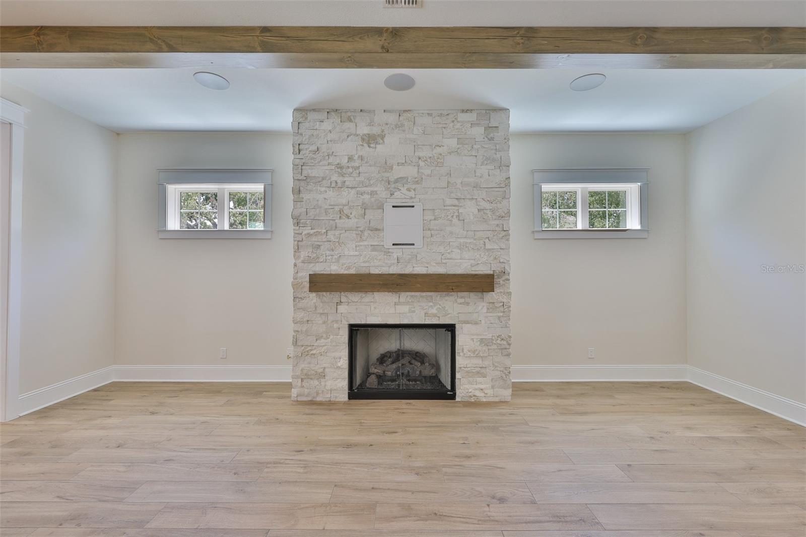 TB8378803 Property Photo