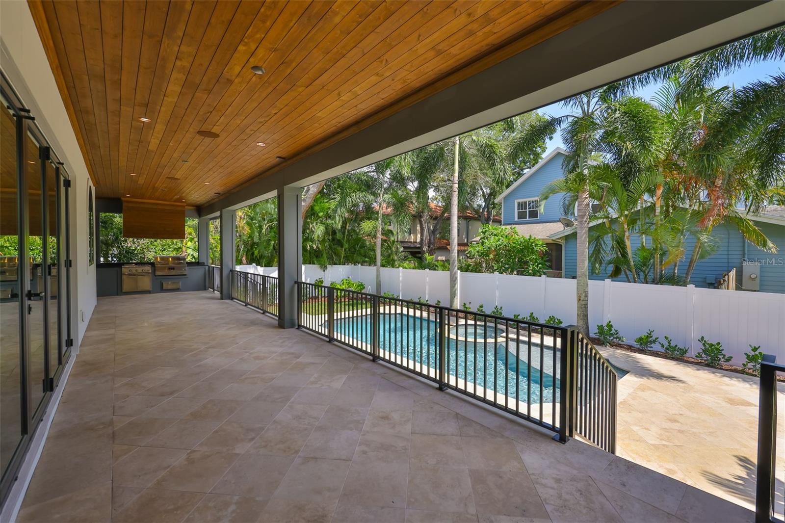 TB8378803 Property Photo