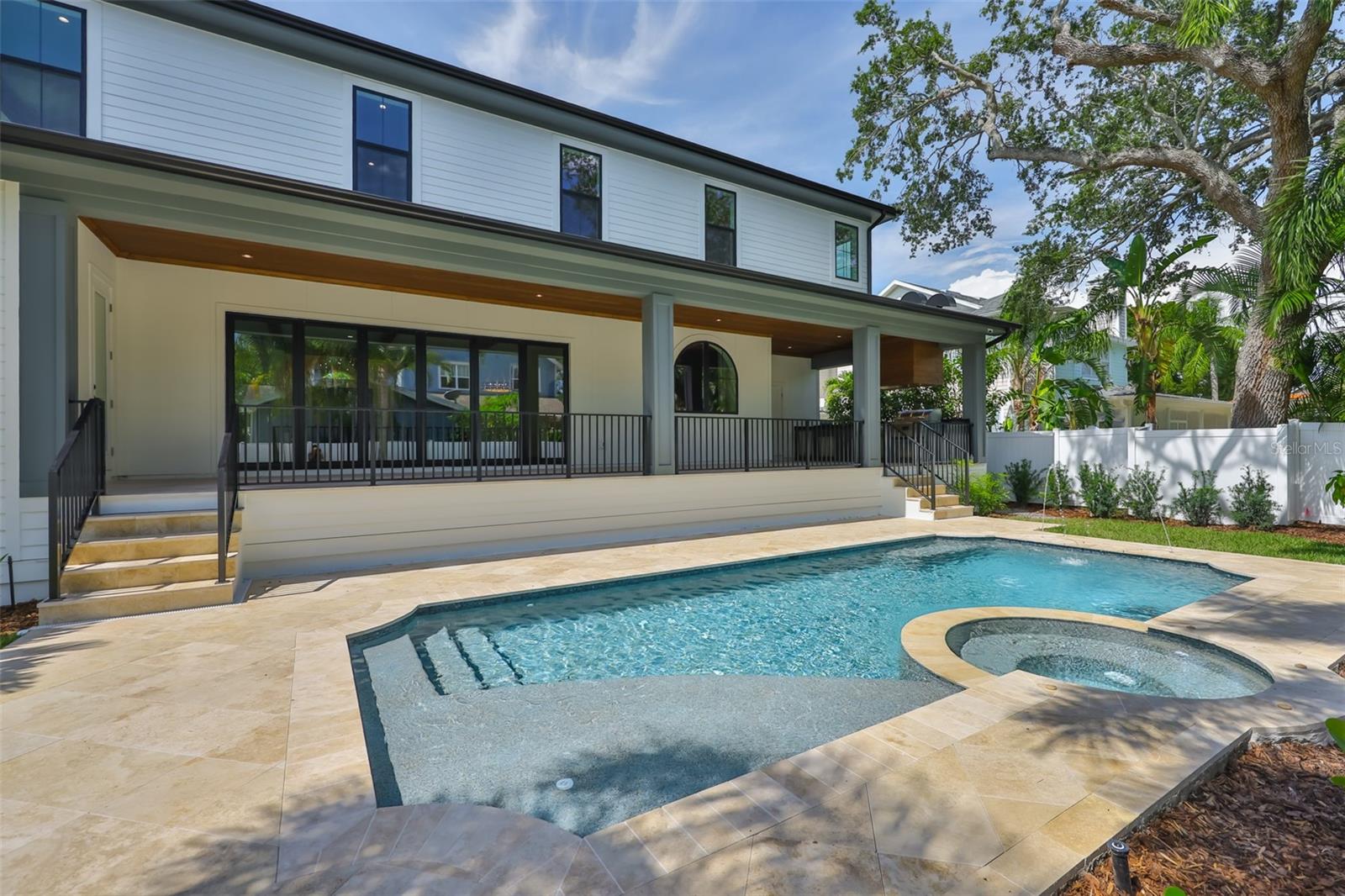 TB8378803 Property Photo