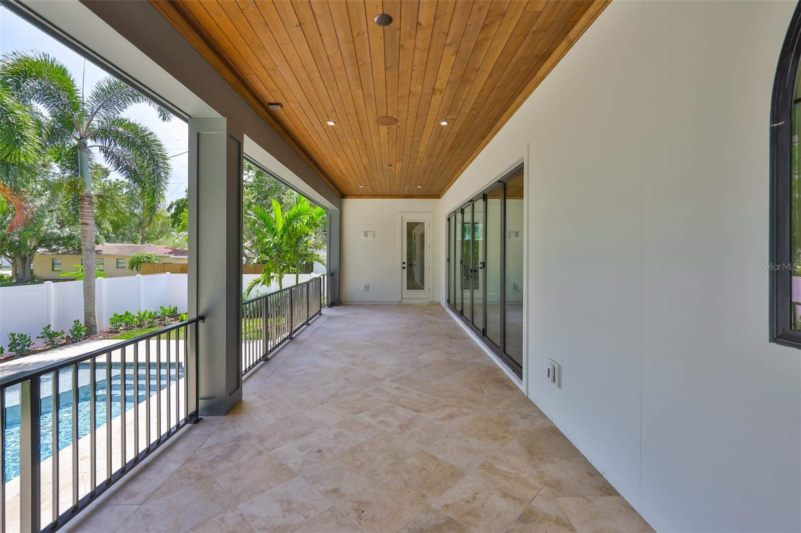 TB8378803 Property Photo