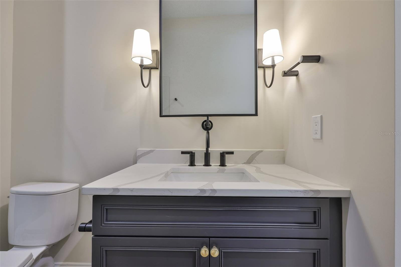 TB8378803 Property Photo