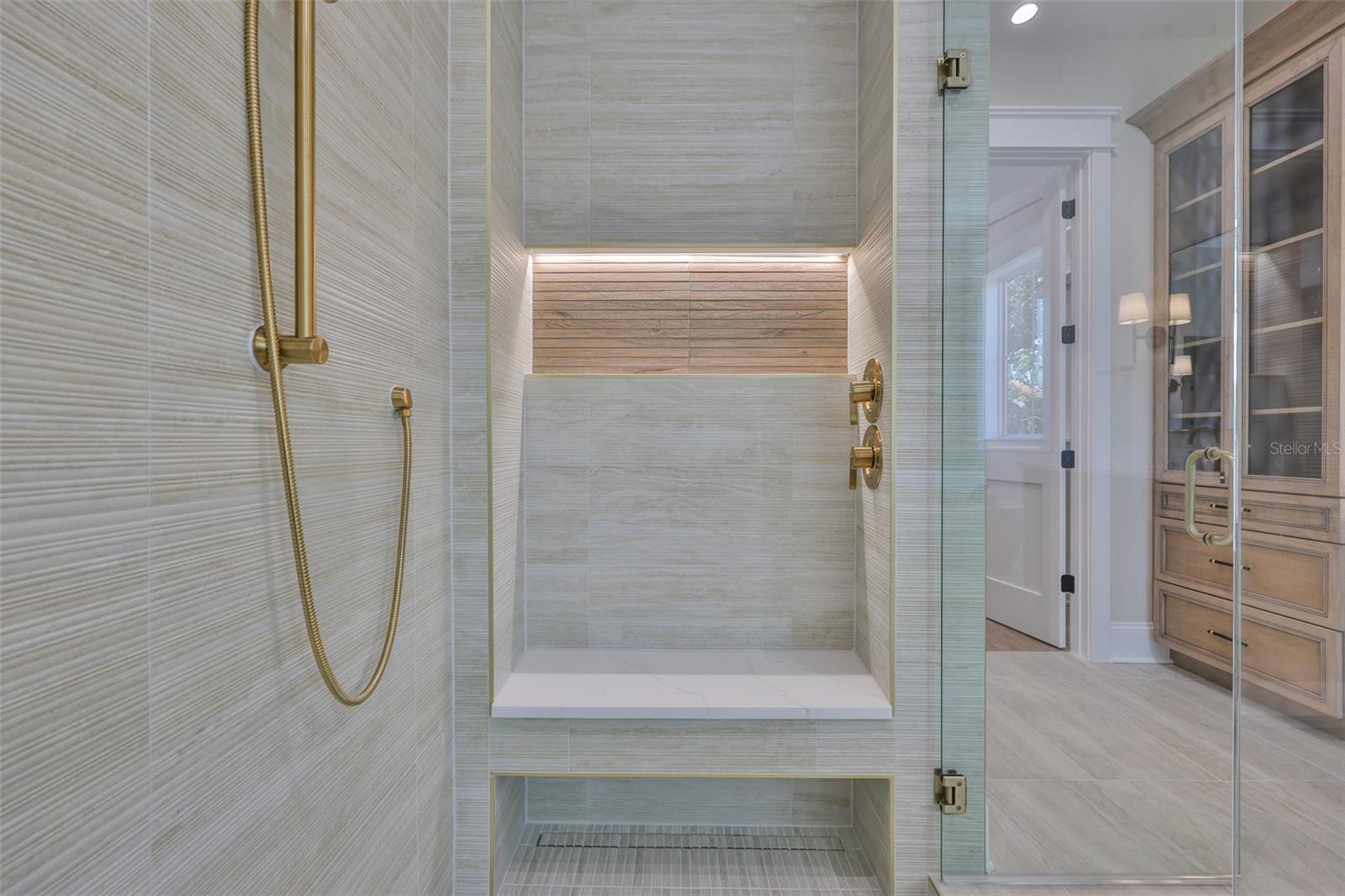 TB8378803 Property Photo