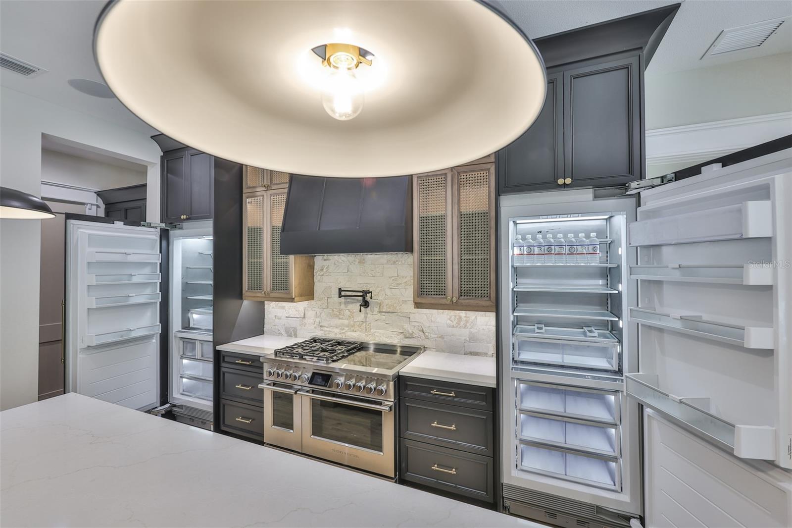 TB8378803 Property Photo