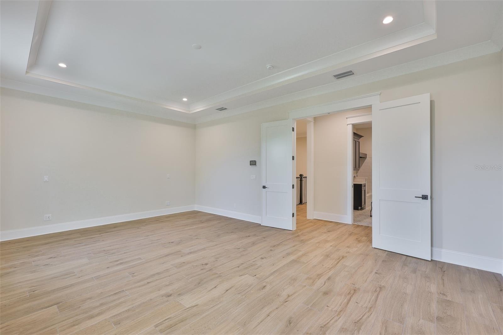 TB8378803 Property Photo