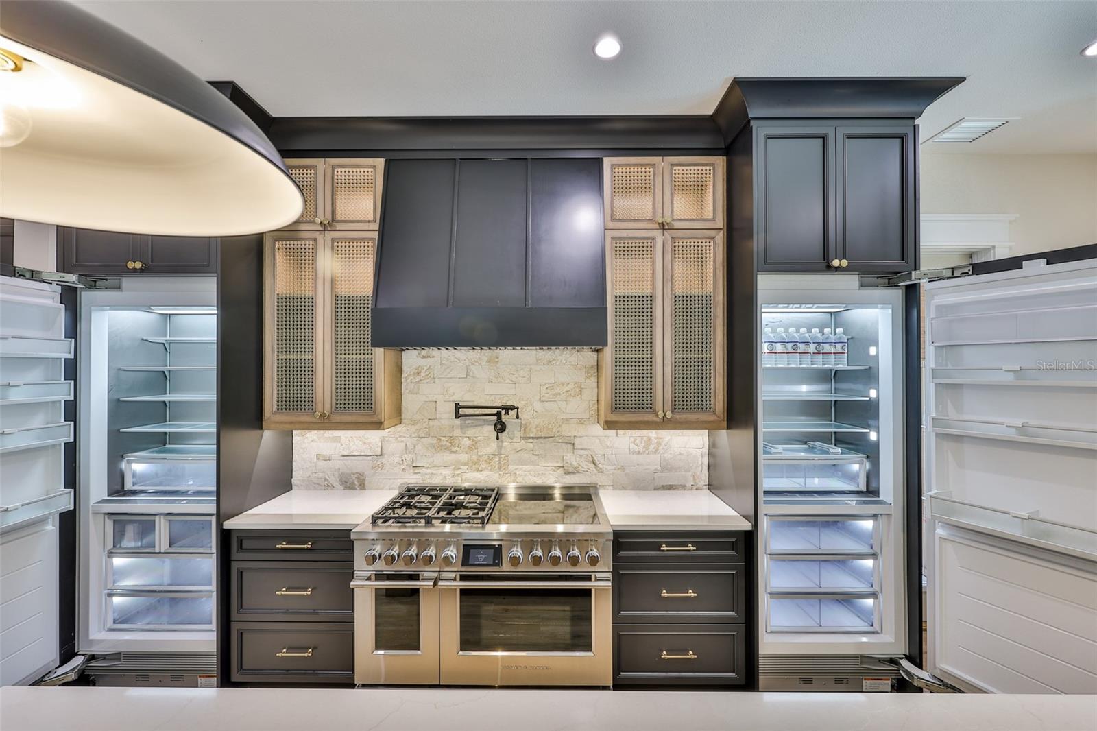 TB8378803 Property Photo