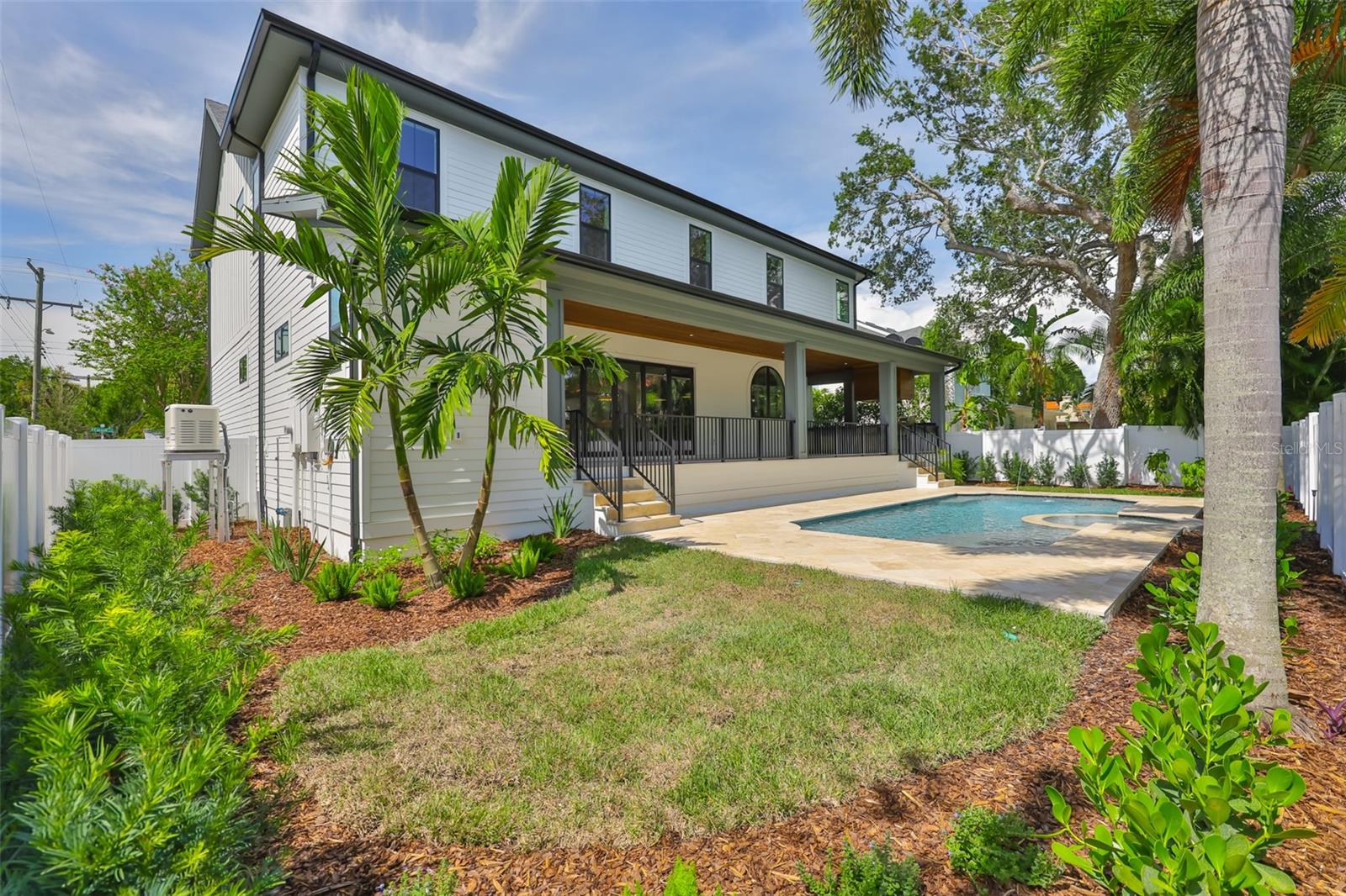 TB8378803 Property Photo