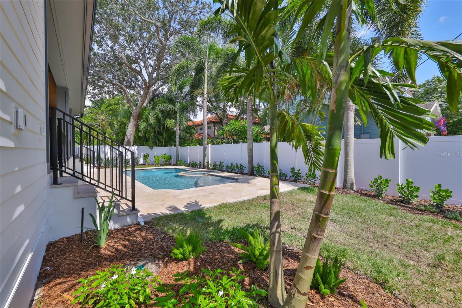 TB8378803 Property Photo