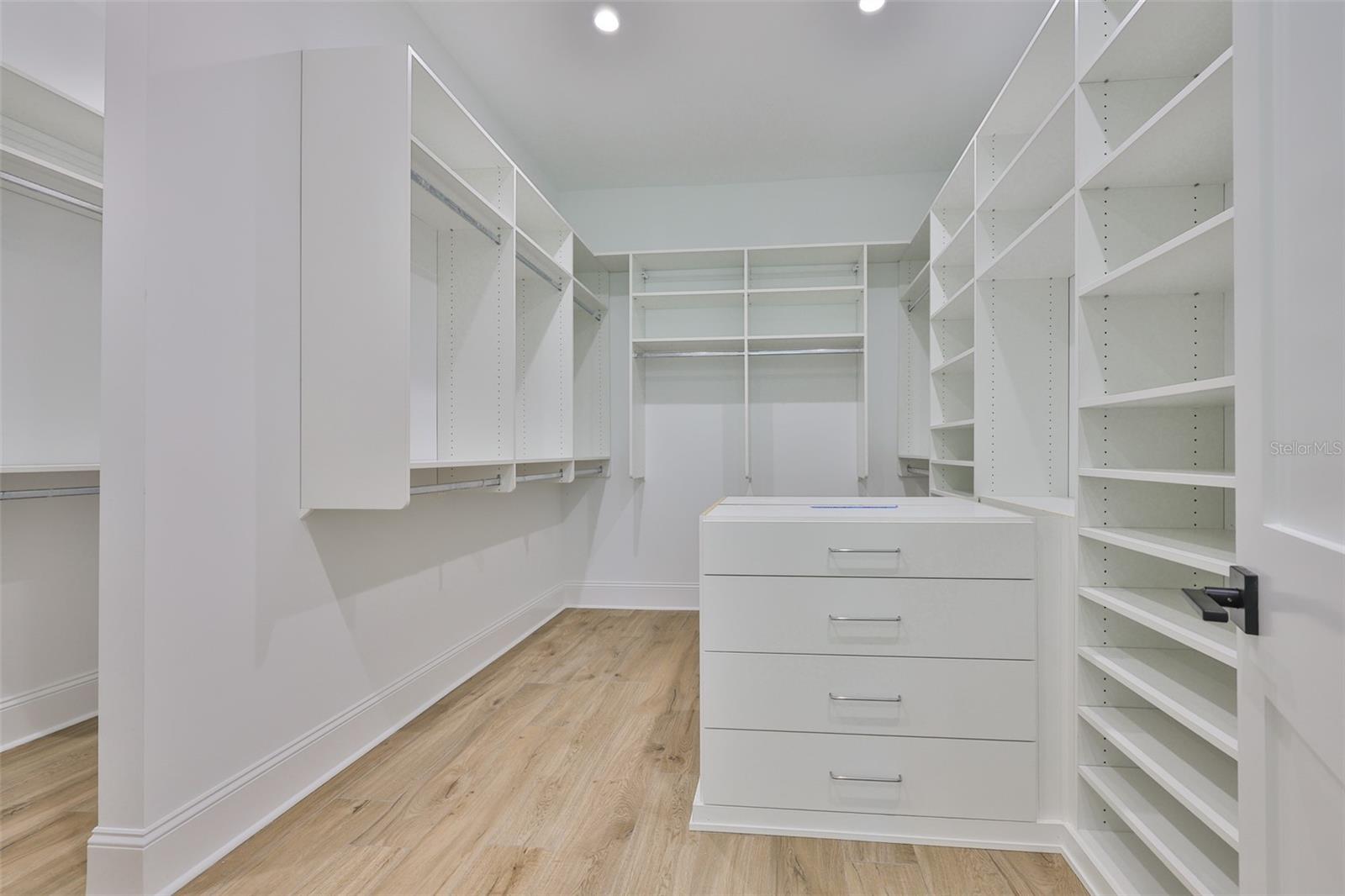 TB8378803 Property Photo