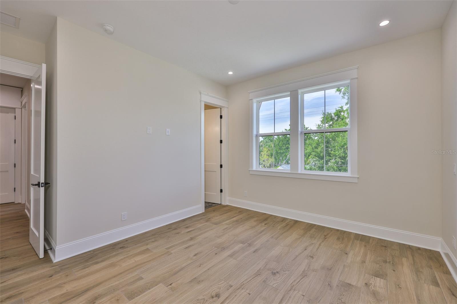 TB8378803 Property Photo