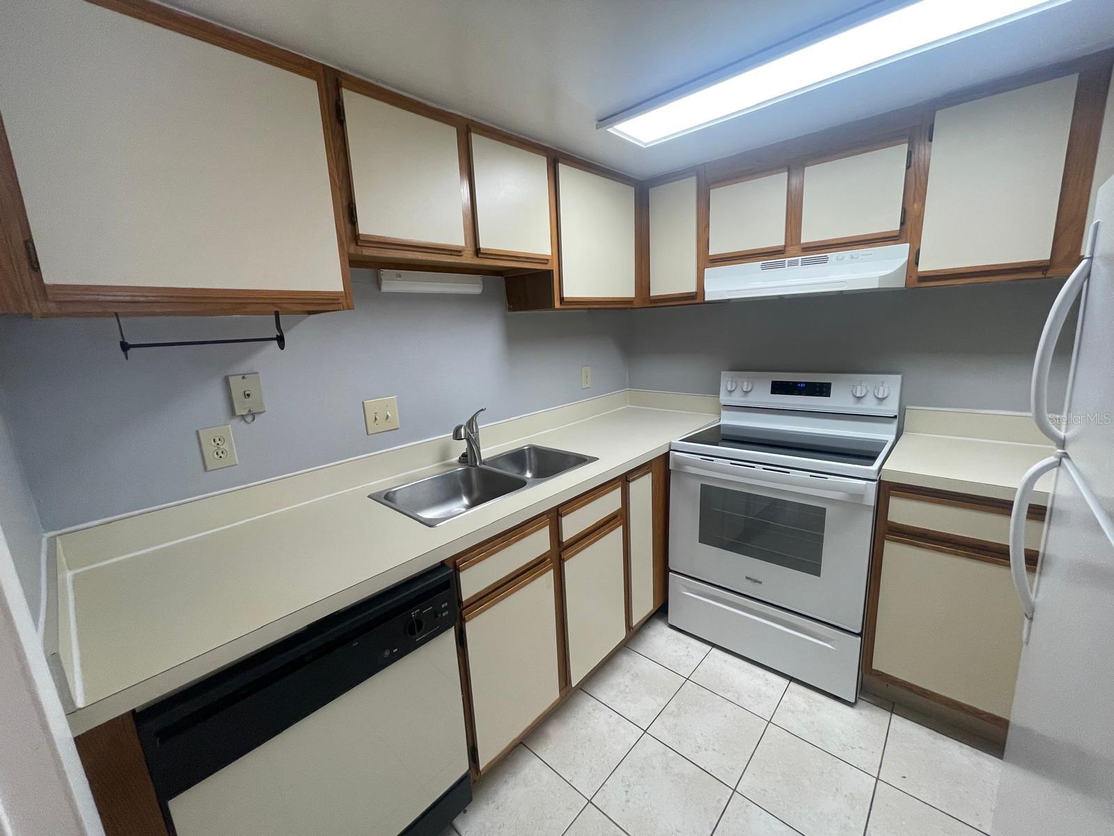 4117 S SEMORAN BLVD #7, ORLANDO, FL, 32822