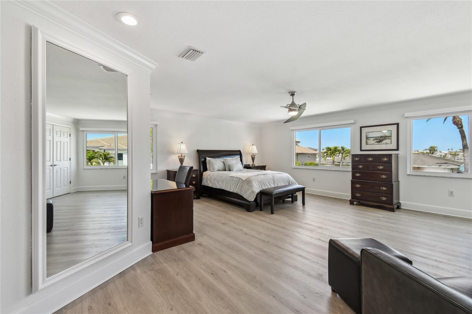 2233 DONATO DR, BELLEAIR BEACH, FL, 33786